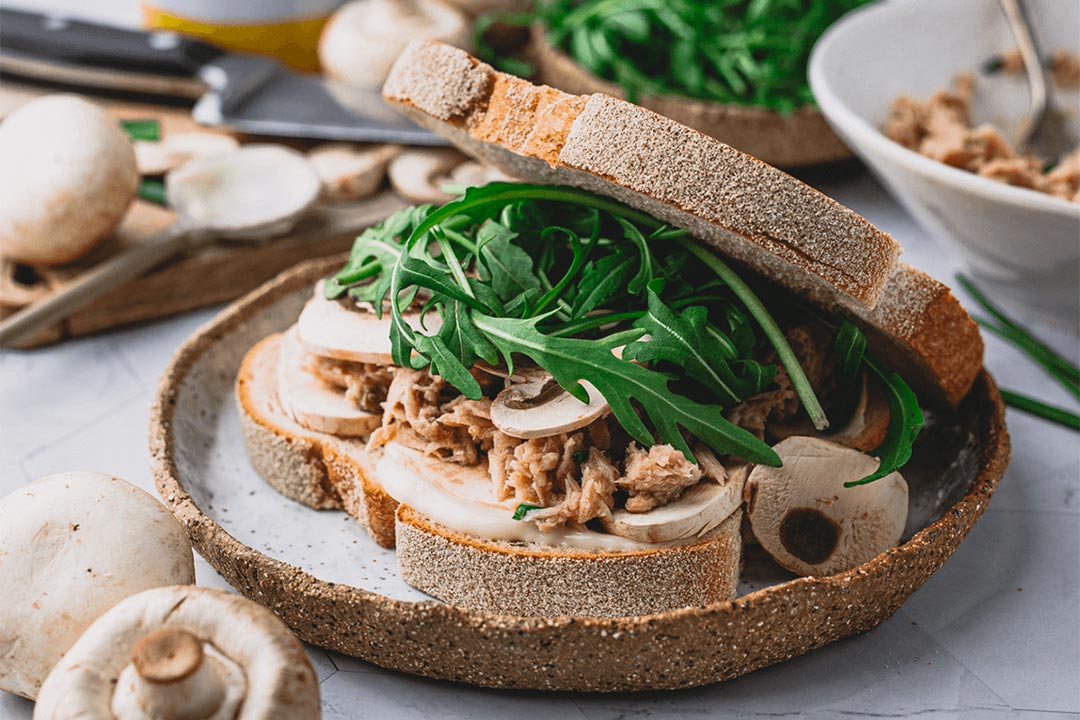 Tuna, rocket and raw mushroom sandwich