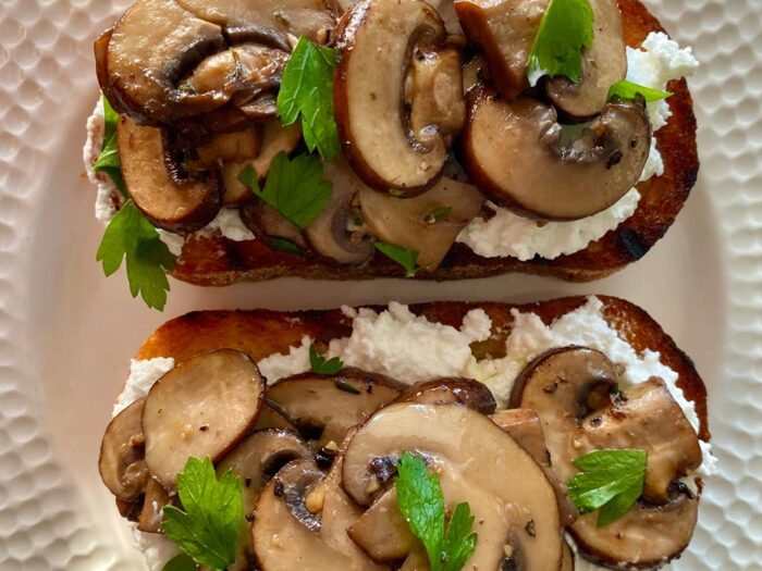 Sauteed Mushrooms and Goat Cheese Toast